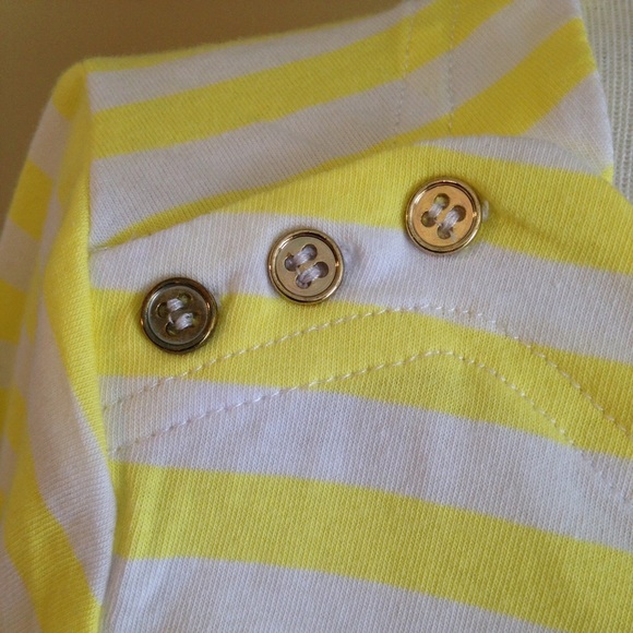 NEW Women's Nautical Pullover Top Classy Tee Yellow Stripe 3/4 Slve Scoop Hem Sm - Picture 2 of 7